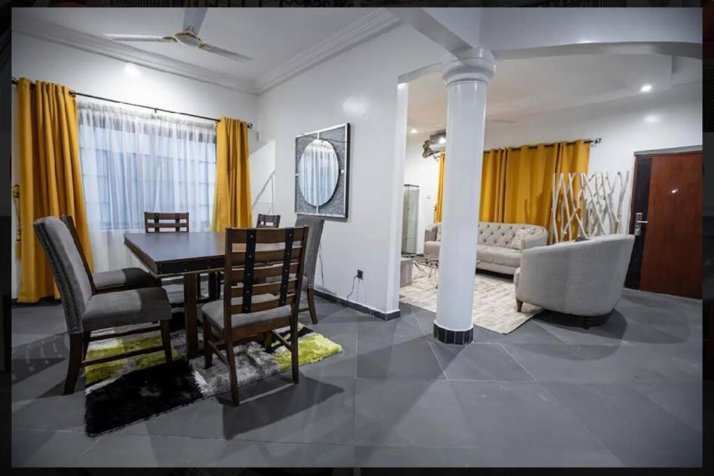 Cozy Penthouse ,Accra Ghana Owuraman Екстер'єр фото